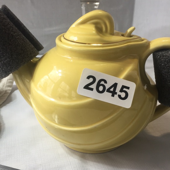 Vintage Hall MCM yellow tea pot - Picture 10 of 10